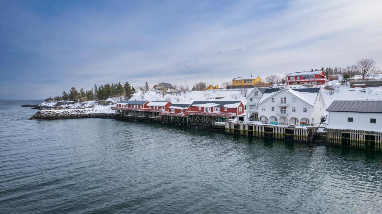 The Tide - Rorbuer Hotel Sorvagen Exterior photo